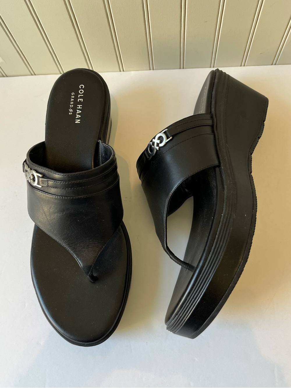 COLE HAAN WOMEN’S CECILY GRAND THONG SANDAL | BLACK | LEATHER | SZ: 10 | EUC